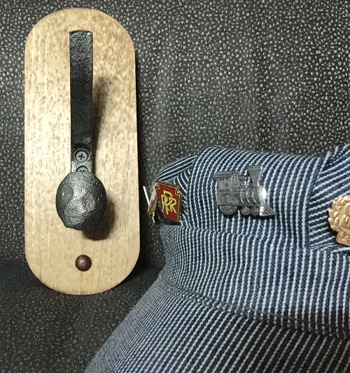 Railroad Spike Coat Hook With Wooden, How To Make Railroad Spike Coat Hook