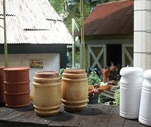 G Scale Scenery - Miniature barrels, milk cans, drums from MrTrain.com