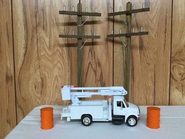 Lineman cake decorating kit - Bucket Truck