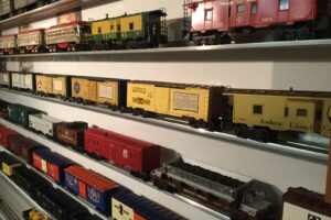 MrTrain.com Train Shelves