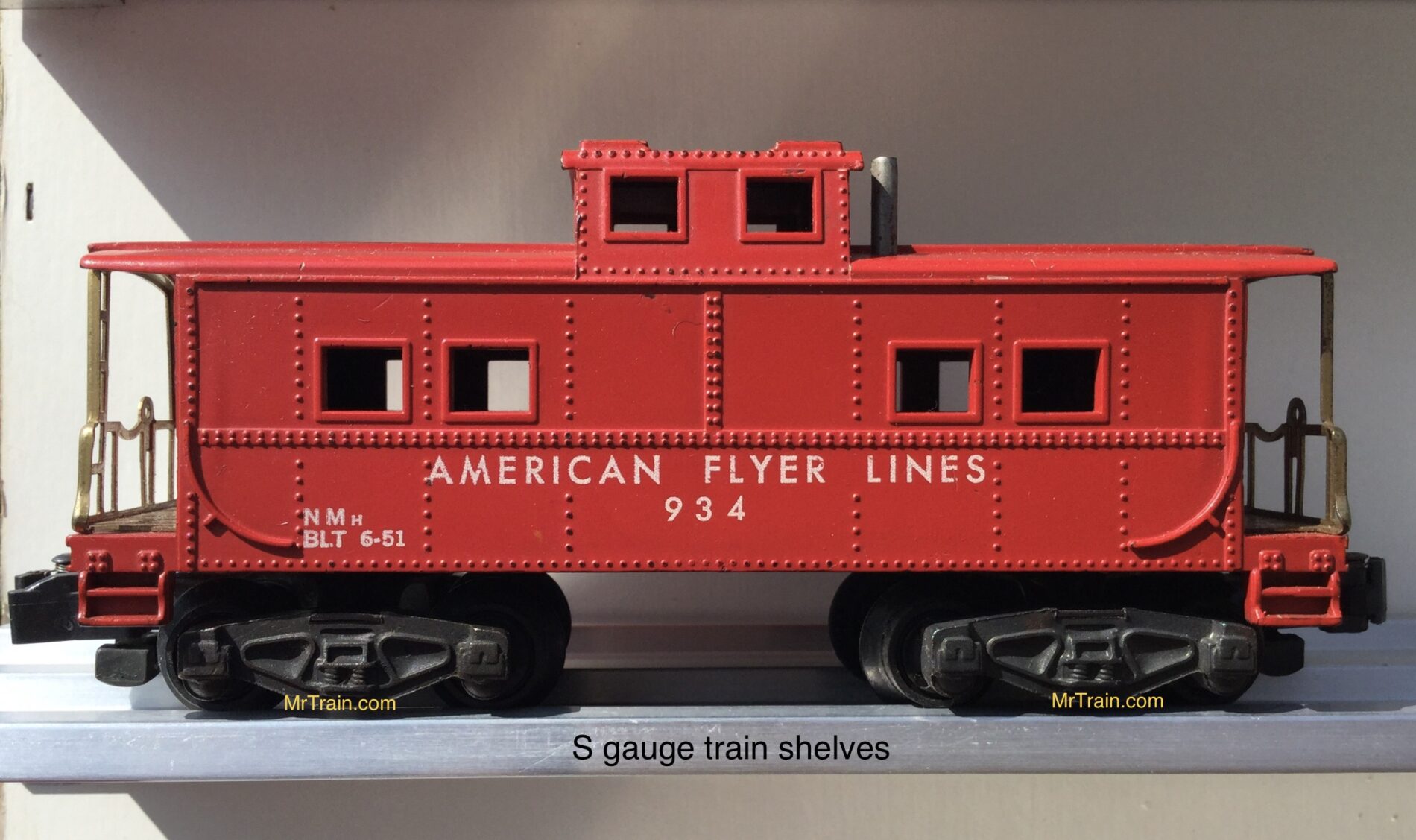 Model Railroad Train Shelf S Gauge