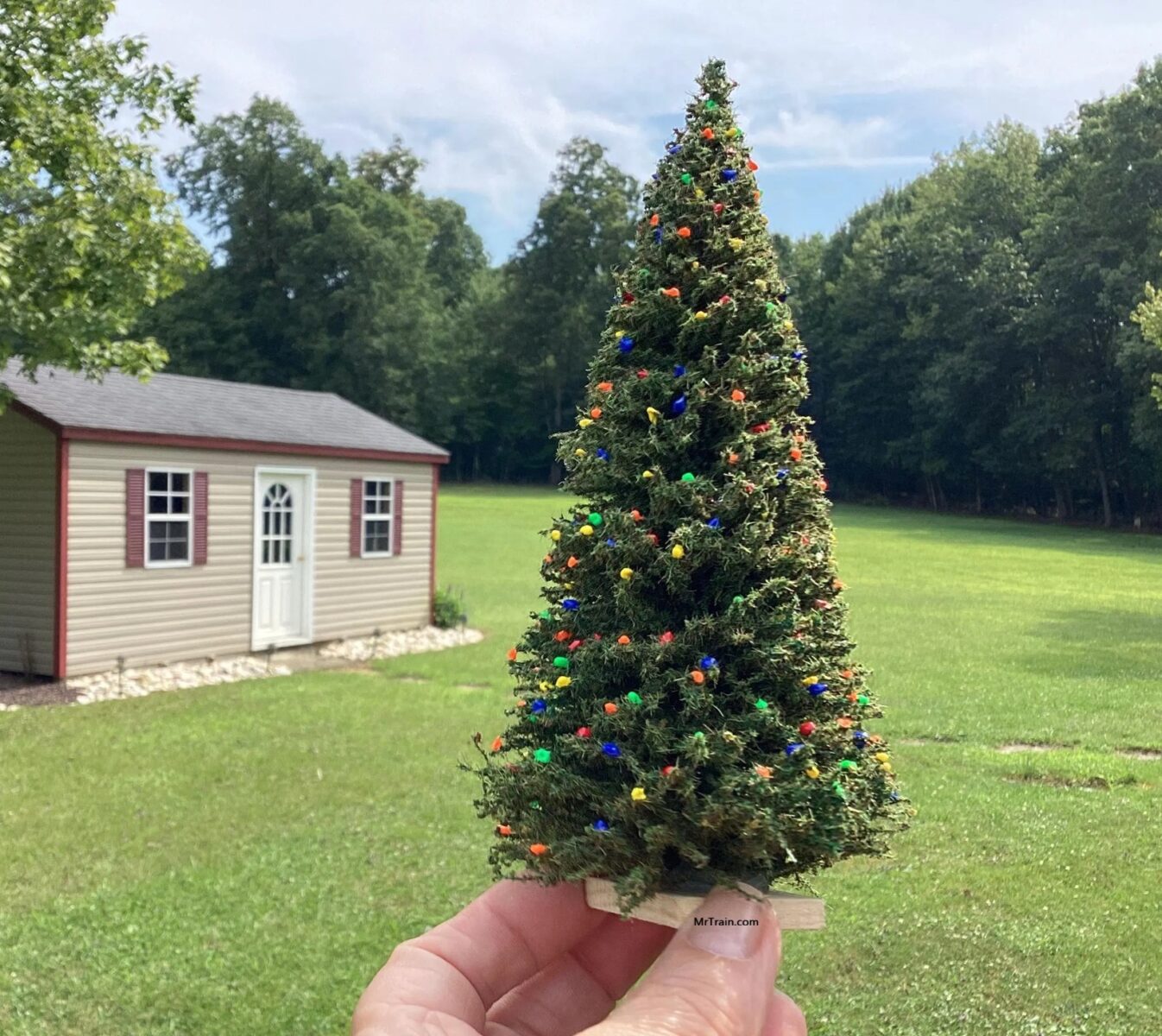 7-inch CHRISTMAS TREE | Doll House, Diorama, Miniature Scenery, Pretend Lights